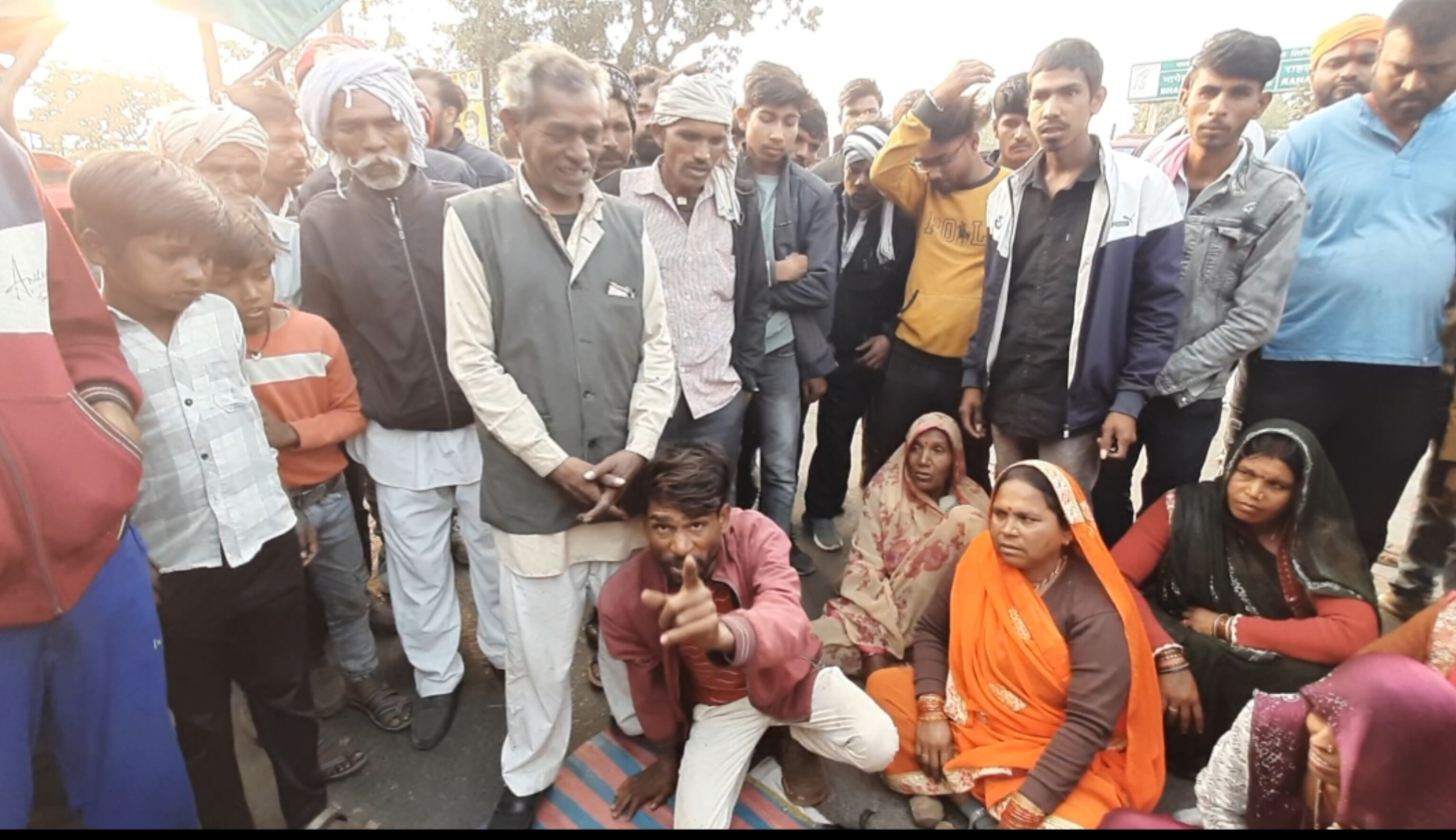 युवक की संदिग्ध परिस्थिति में मौत, सरपंच परिवार पर हत्या के आरोप, स्टेट हाईवे 15 पर चक्का जाम