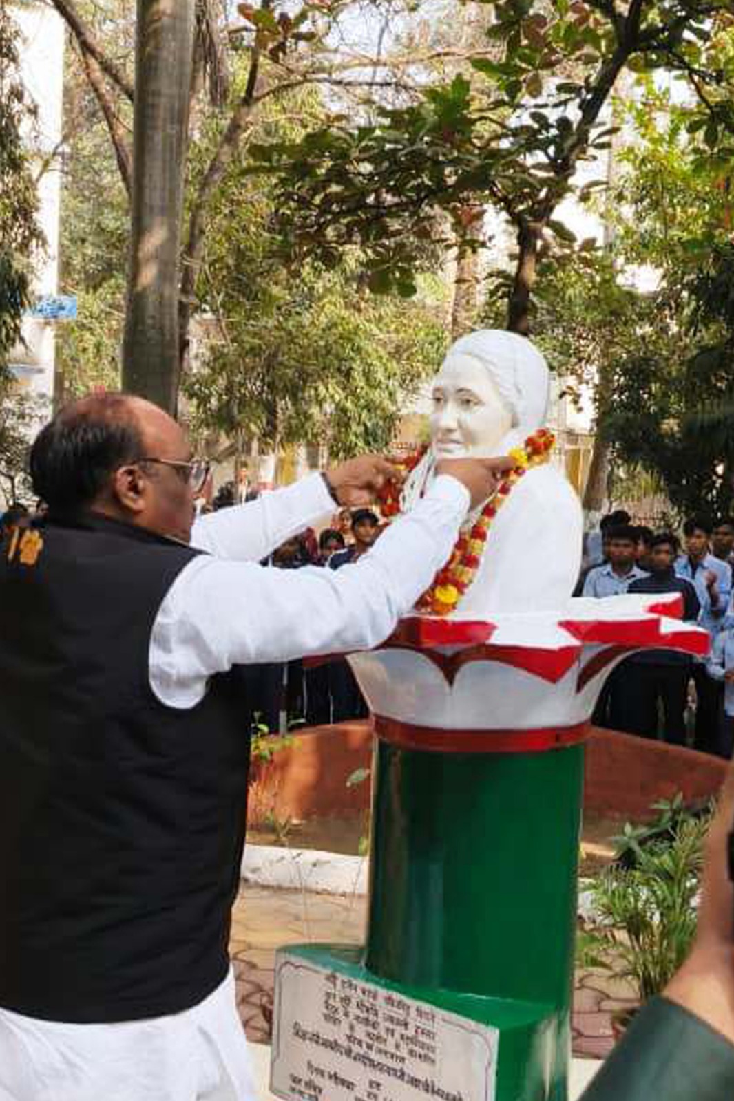 बैतूल जेएच कॉलेज: मां जयवंती हक्सर की पुण्यतिथि