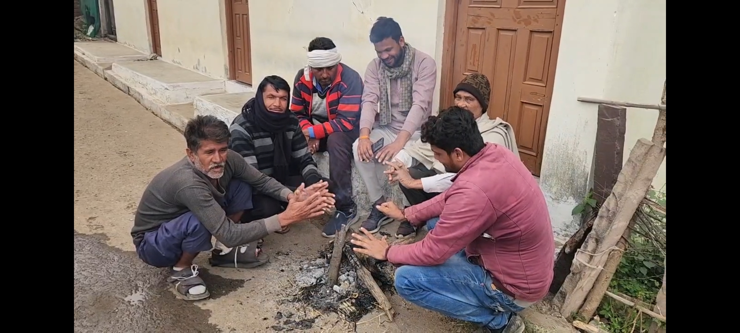 सीहोर: संपूर्ण क्षेत्र में कड़ाके की ठंड का कहर जारी, सूर्यदेव के दर्शन दुर्लभ