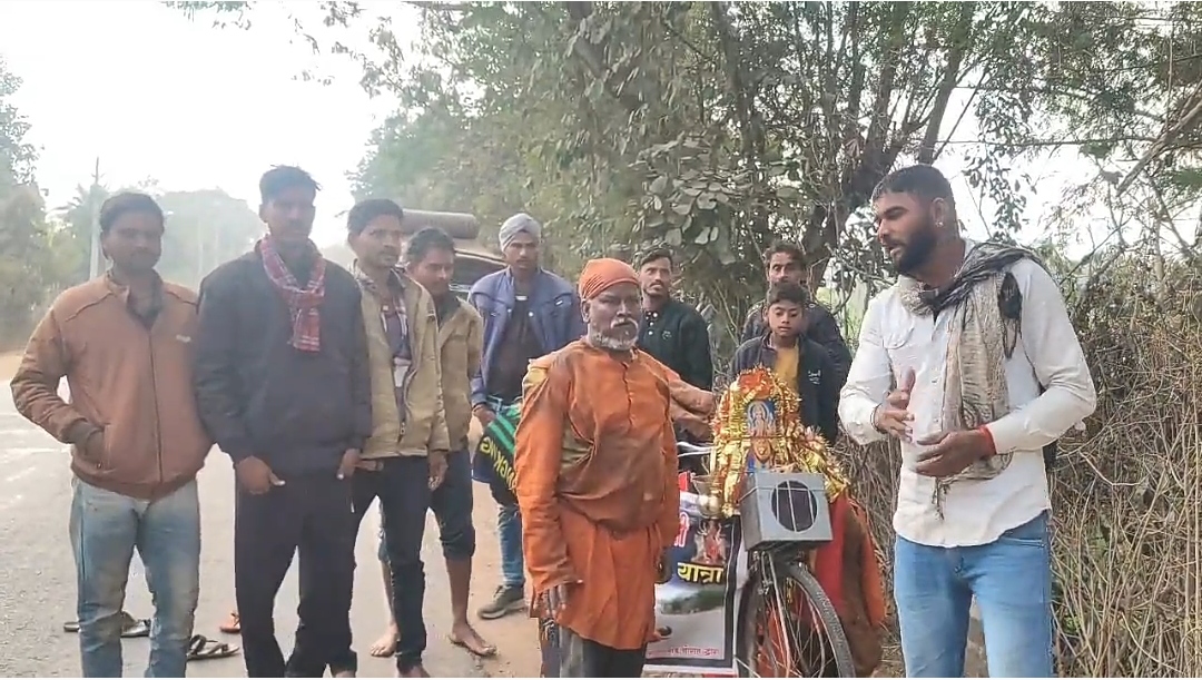 2000 किलोमीटर की लुढ़कते हुए यात्रा: पिता की मन्नत पूरी करने का अद्भुत संकल्प
