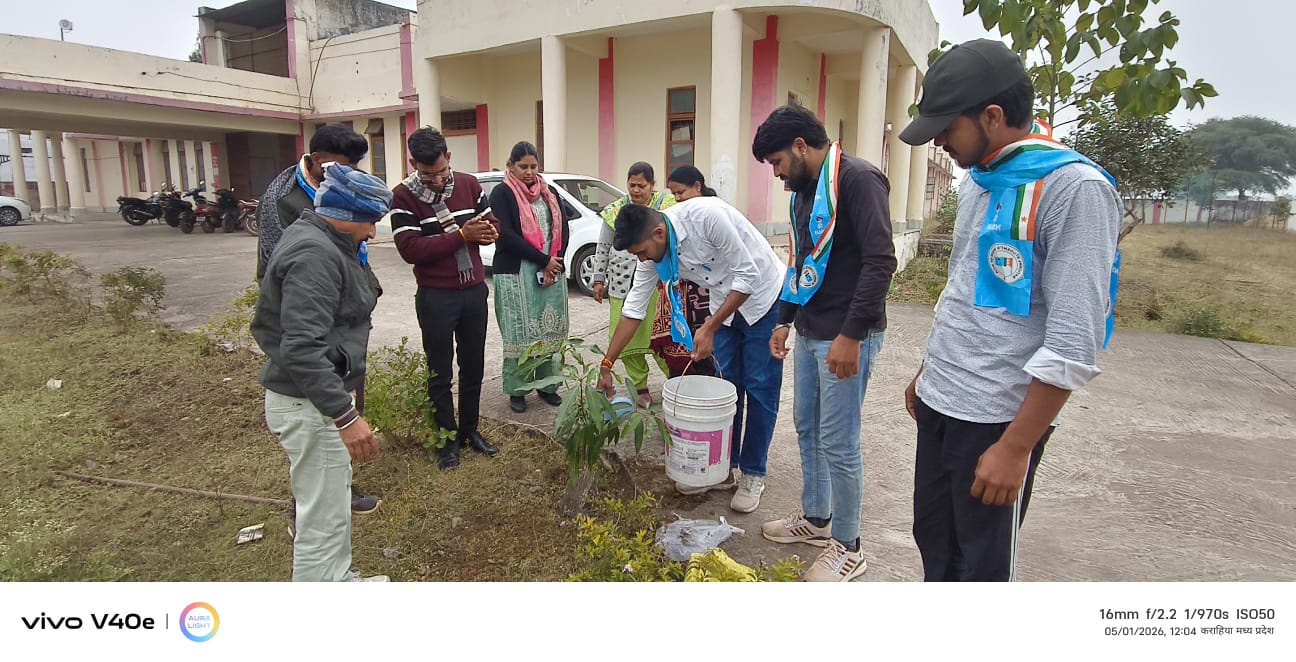 एनएसयूआई का 'एक पेड़ भविष्य के नाम' अभियान: विदिशा में वृक्षारोपण