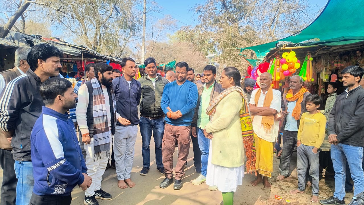 निवाड़ी: कलेक्टर ने धार्मिक स्थल अछरू माता मंदिर पहुंचकर निर्माण कार्यों का निरीक्षण किया