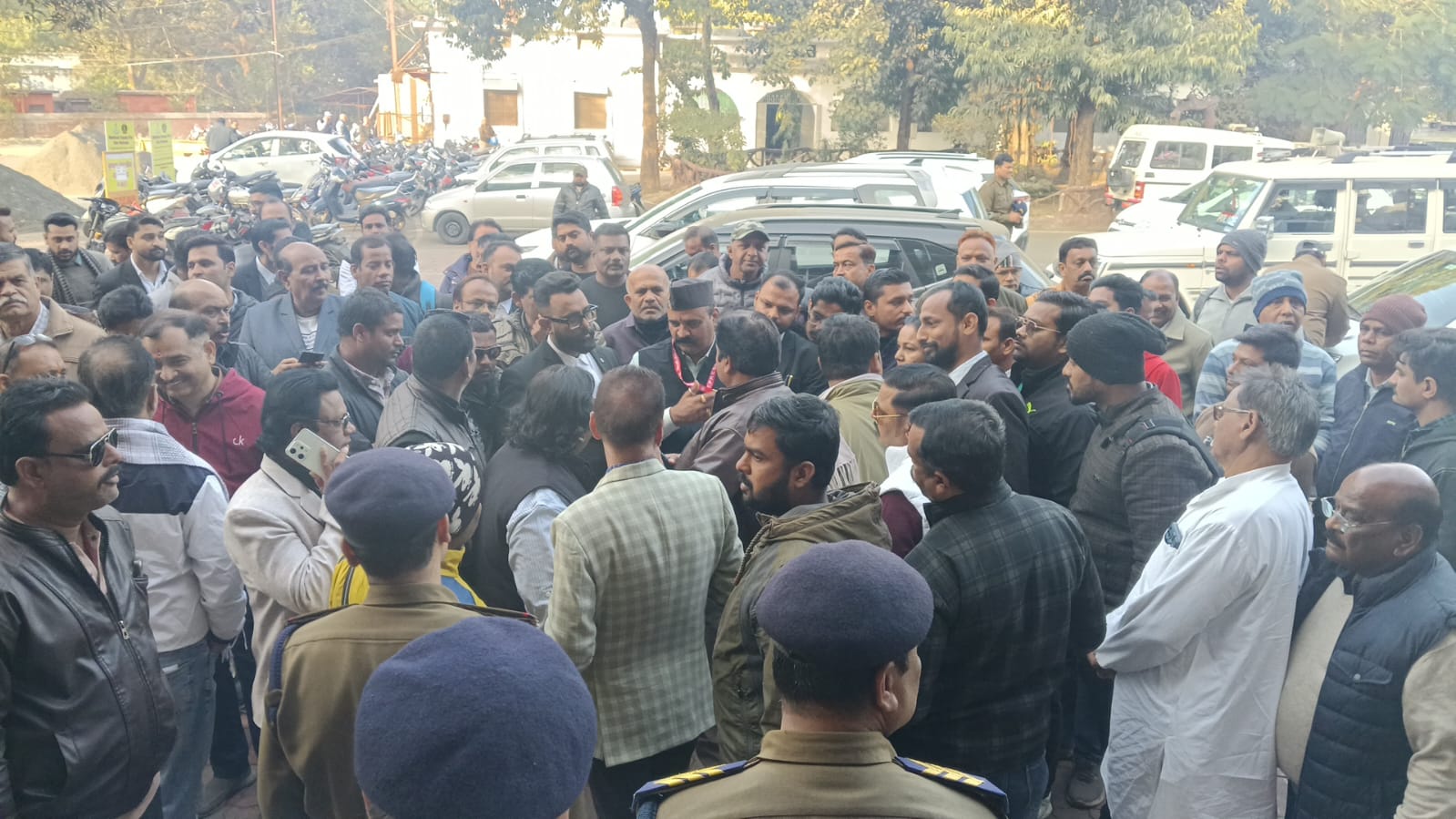 लोकतंत्र के चौथे स्तंभ की सुरक्षा पर संकट: पत्रकार को धमकी देने वाला वीडियो वायरल