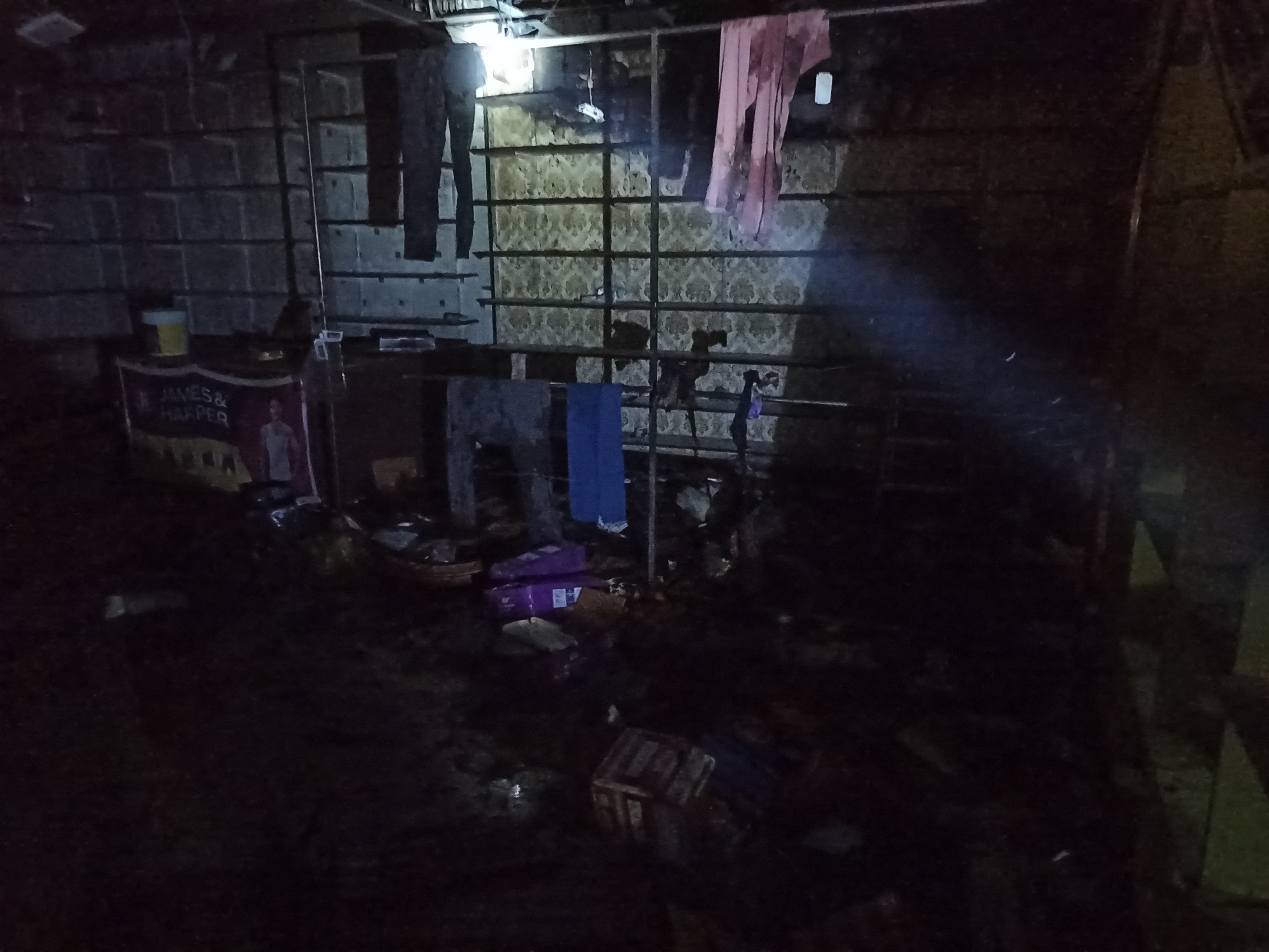 रायआमला में देर रात भीषण आग, चार दुकानों को भारी नुकसान
