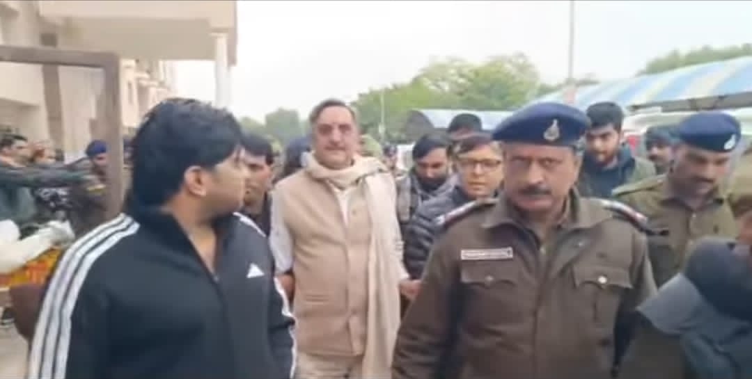 ग्वालियर में एडवोकेट अनिल मिश्रा की गिरफ्तारी अवैध करार, हाईकोर्ट ने 1 लाख के बांड पर दी जमानत