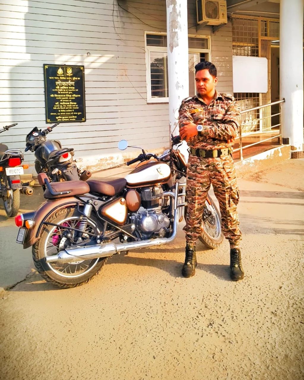 मुरैना में पदस्थ आरक्षक अराफ़ात ख़ान और एसआई प्रीति जादौन पर हुआ मामला दर्ज
