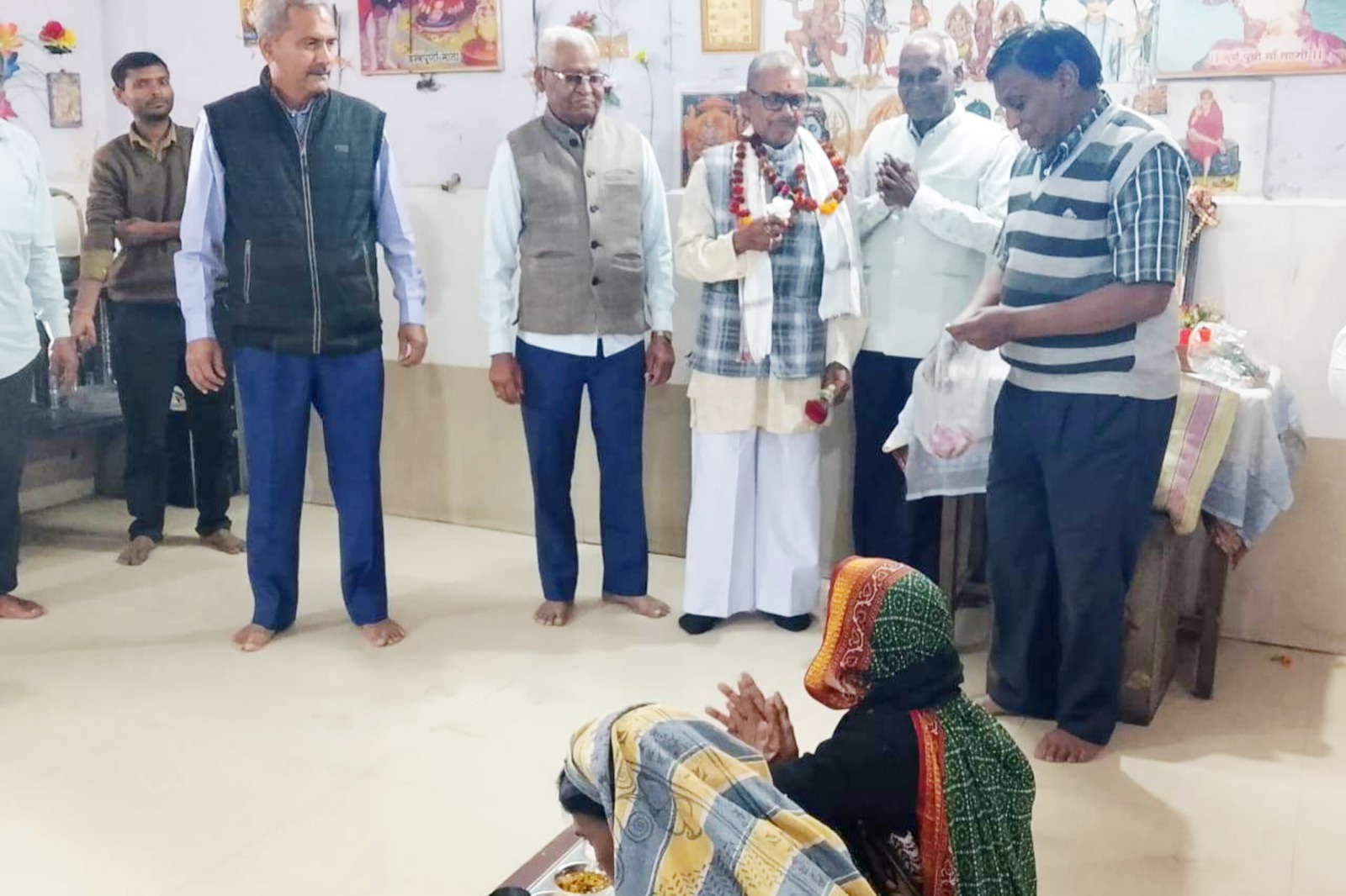 बैतूल: सेवानिवृत्त पटवारी ने भोजनशाला में मनाया 80वां जन्मदिन