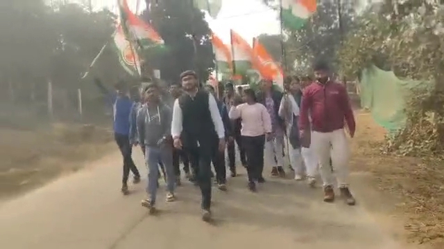 त्यौंथर में युवा कांग्रेस का SDM कार्यालय पर प्रदर्शन: जनता और छात्र हितों की अनदेखी पर जताया विरोध