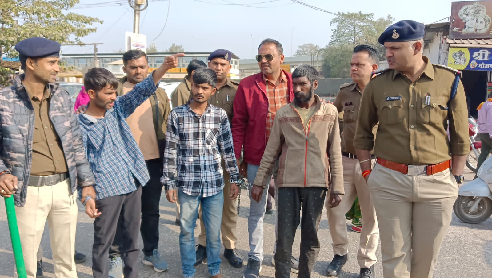 पुलिस ने शराब के लिए की गई हत्या के आरोपियों को किया गिरफ्तार यह घटना शहर में मच गई सनसनी और चर्चा