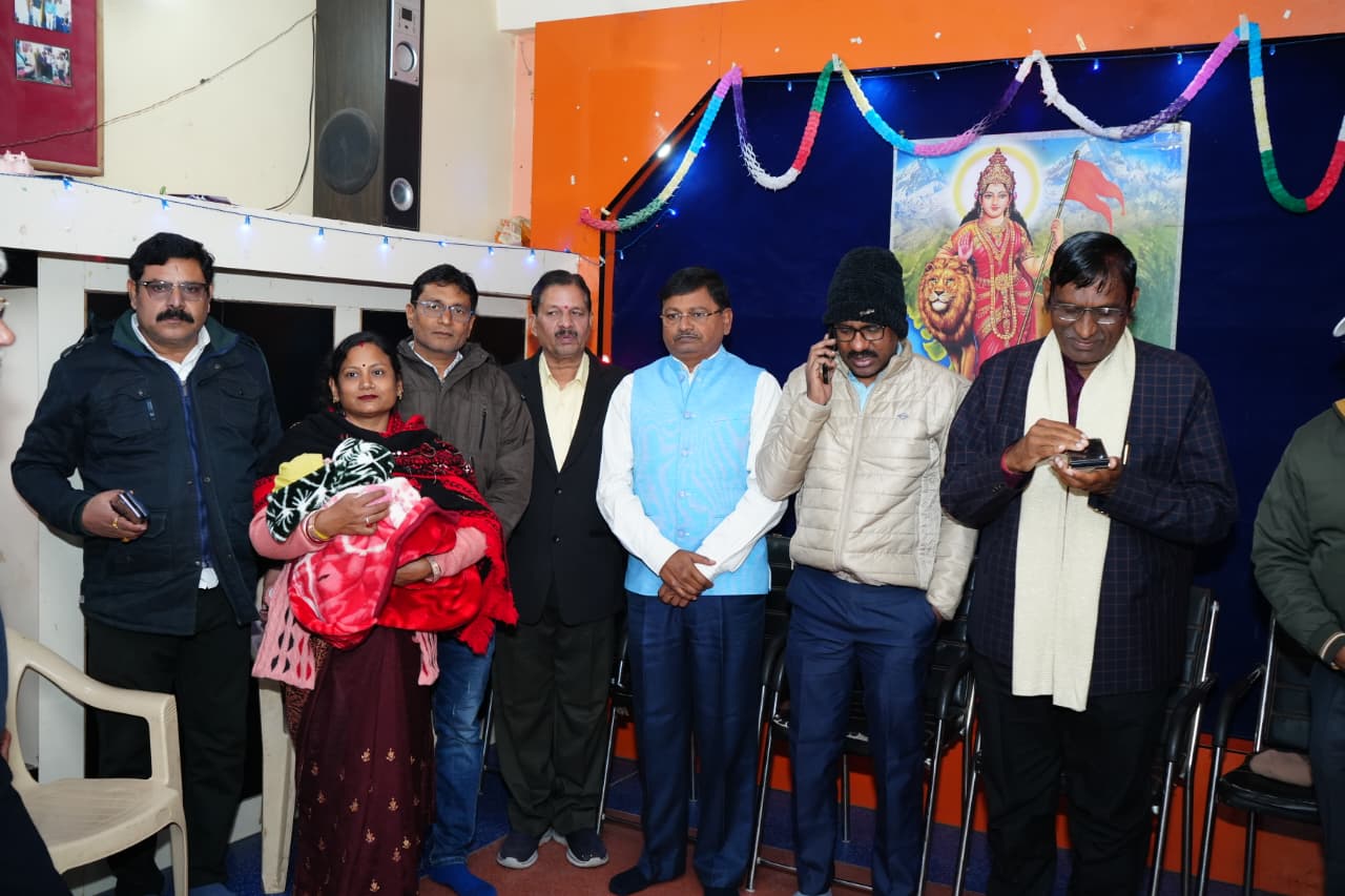 सतना: उतैली स्थित मातृछाया में तीन बच्चों को मिला नया परिवार,भावुक पल का साक्षी बना संस्थान 