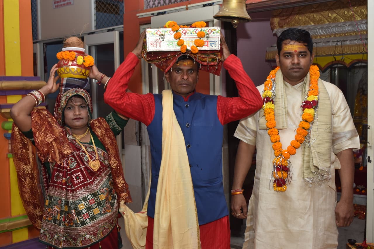 श्रीमद् भागवत ज्ञान गंगा कलश यात्रा के साथ ग्राम मोगरा में शुरू 