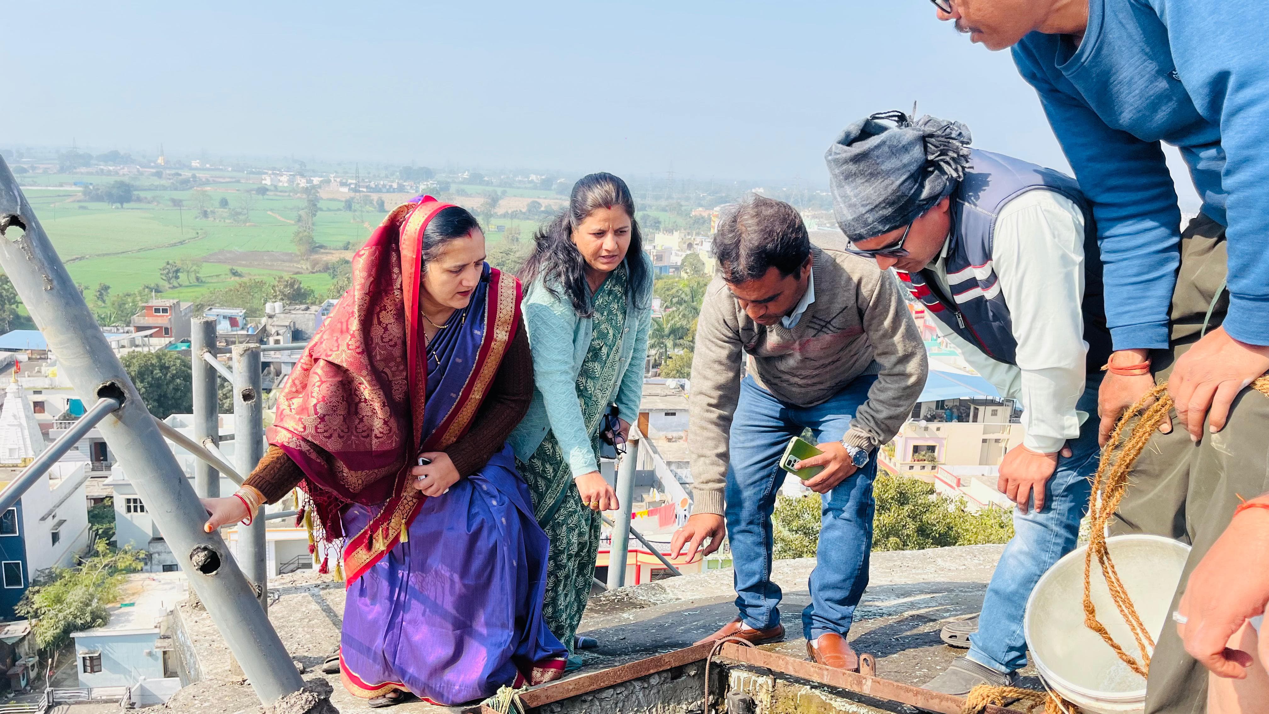 नगर पालिका ने की पीने के पानी की टंकी की सफाई