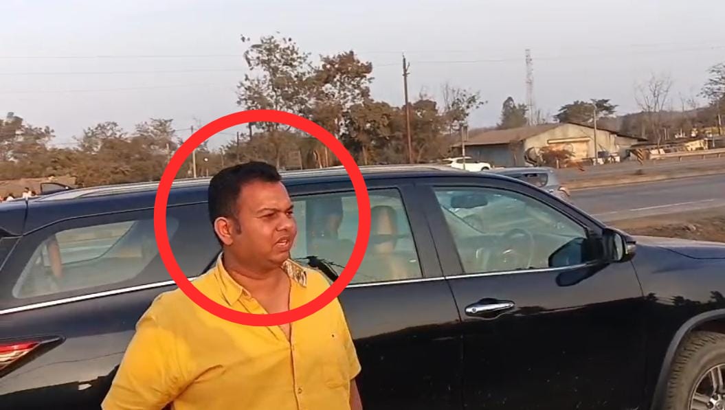 खनन माफिया ने रोका तहसीलदार का रास्ता 