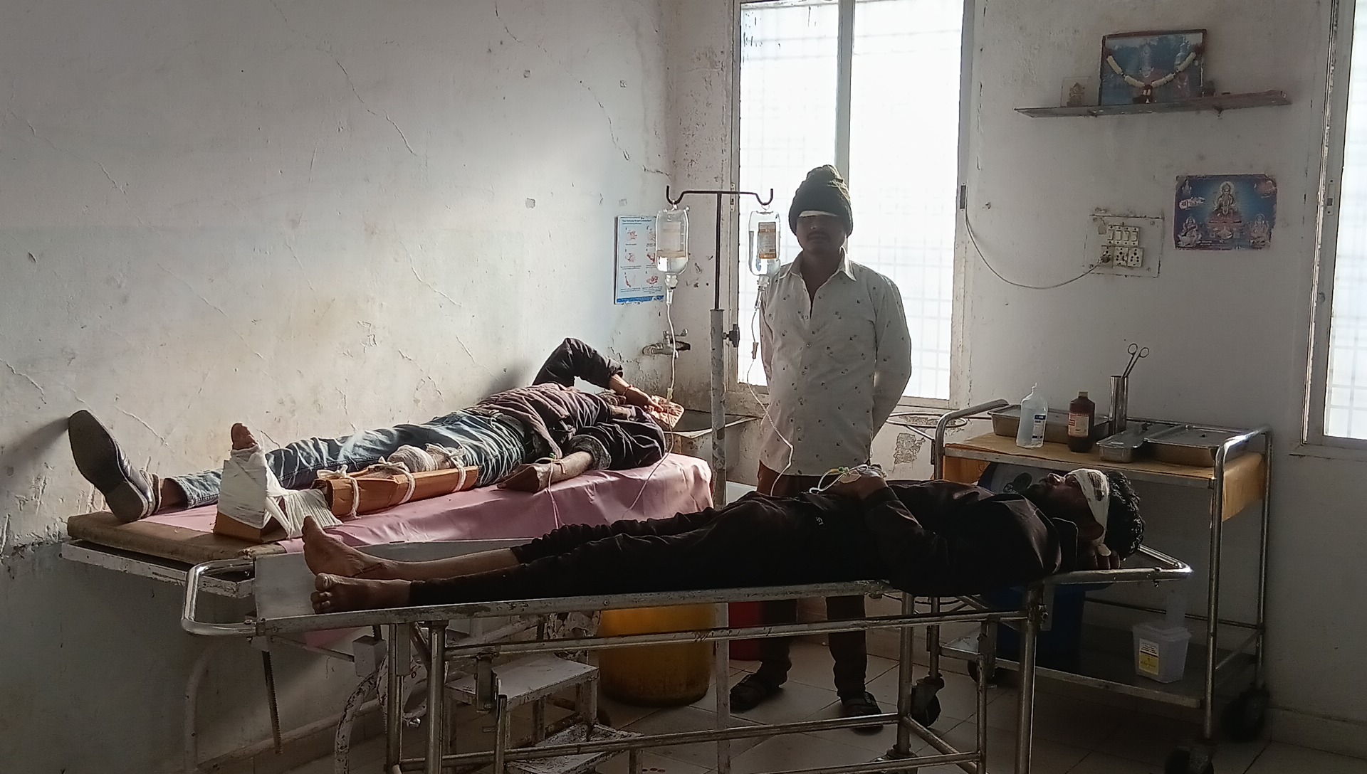 मुलताई में हाइवे पर आमने-सामने भिड़ीं दो बाइक, तीन युवक घायल