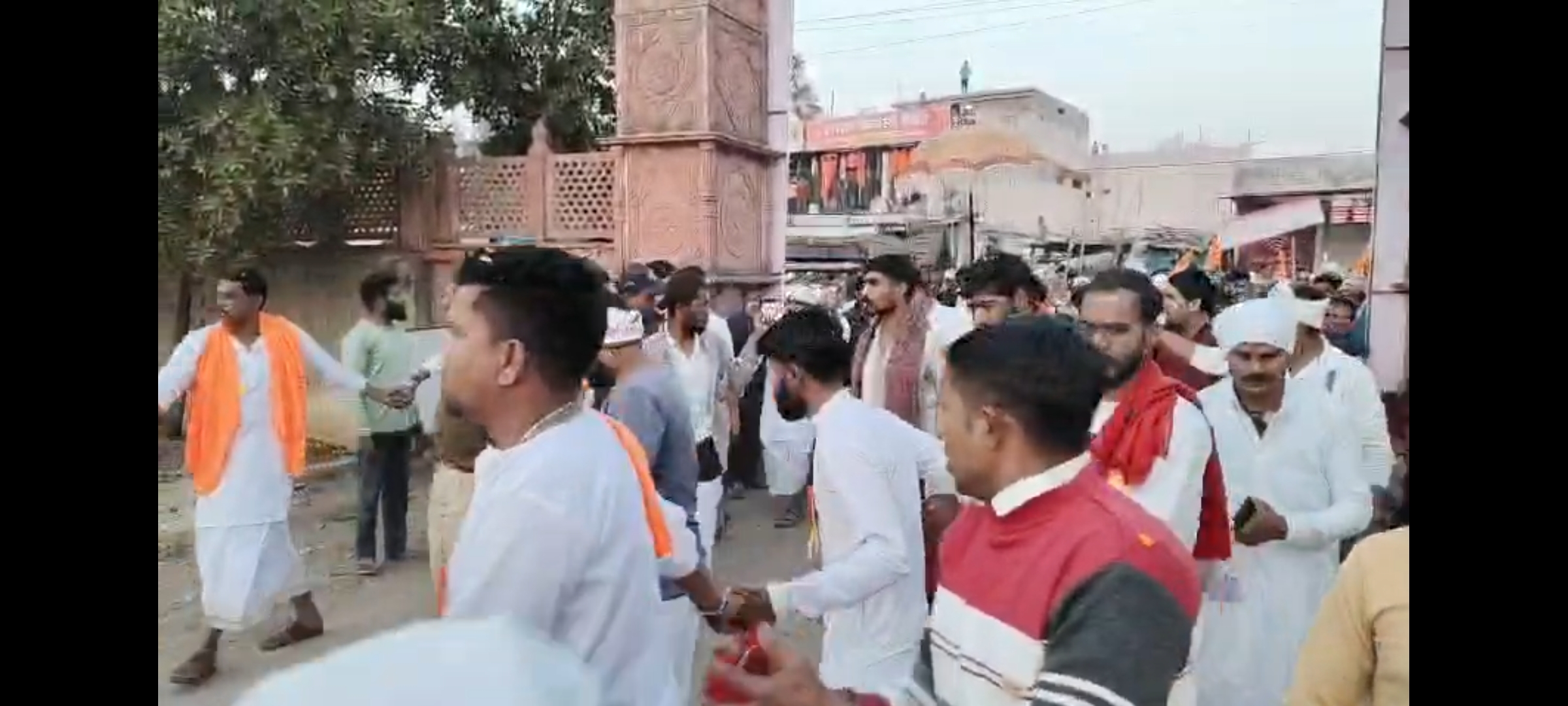निराहारी संत दादा गुरु का बुधनी में स्वागत 