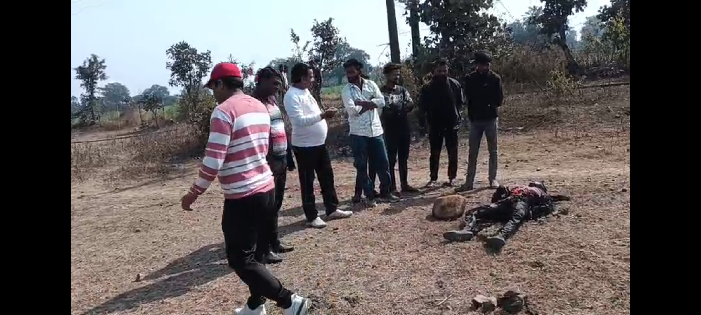 हाइटेंशन लाइन में तार फसाते समय लगा करेंट