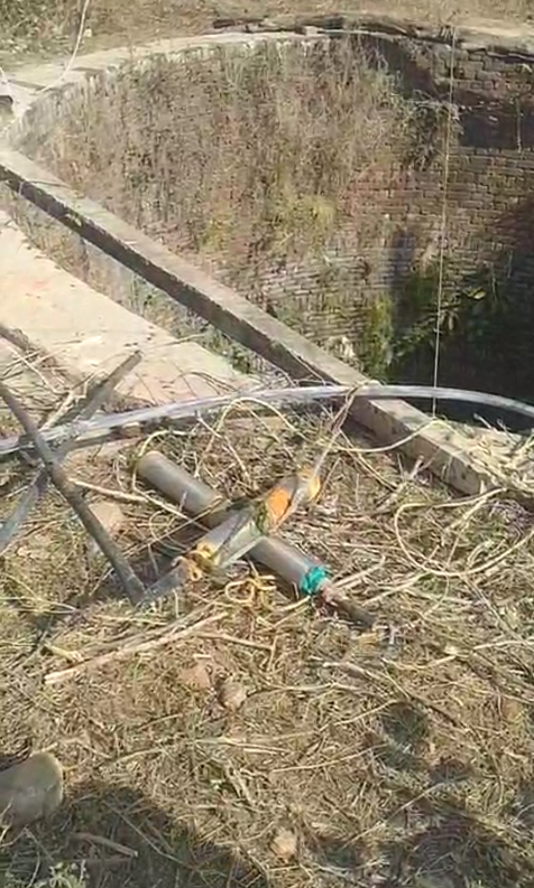 तिगोड़ा गांव में चोरी करते रंगे हाथ पकड़ा गया आरोपी, मोटर चोरी के साथ अवैध शराब सप्लाई का भी आरोप