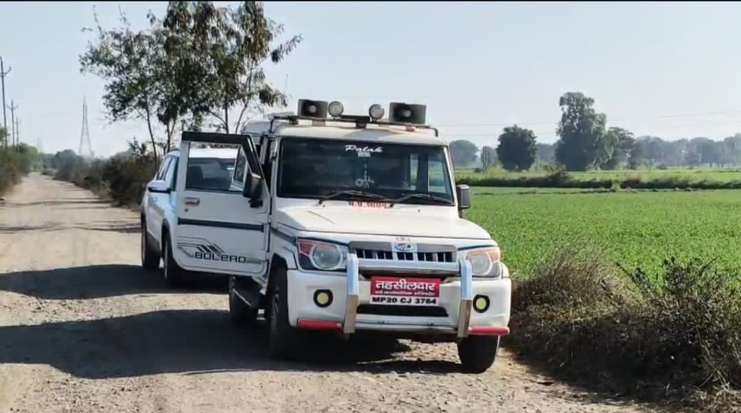 प्रशासन ने इथेनॉल फैक्ट्री पर छापा मारा जहां गुप्त सूचना के आधार पर 28 ट्रक धान की बरामदगी हुई है जांच जारी