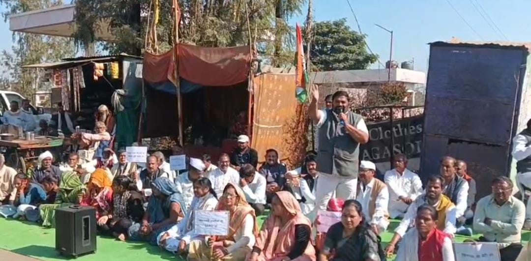 बीना: जिला कांग्रेस महिला उत्पीड़न निवारण प्रकोष्ठ का आक्रोश, राष्ट्रपति के नाम ज्ञापन