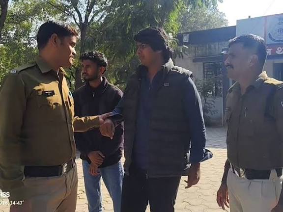 मादक पदार्थों की तस्करी: पुलिस के हत्थे चढ़े दो युवक, 21 लाख के ड्रग्स जब्त