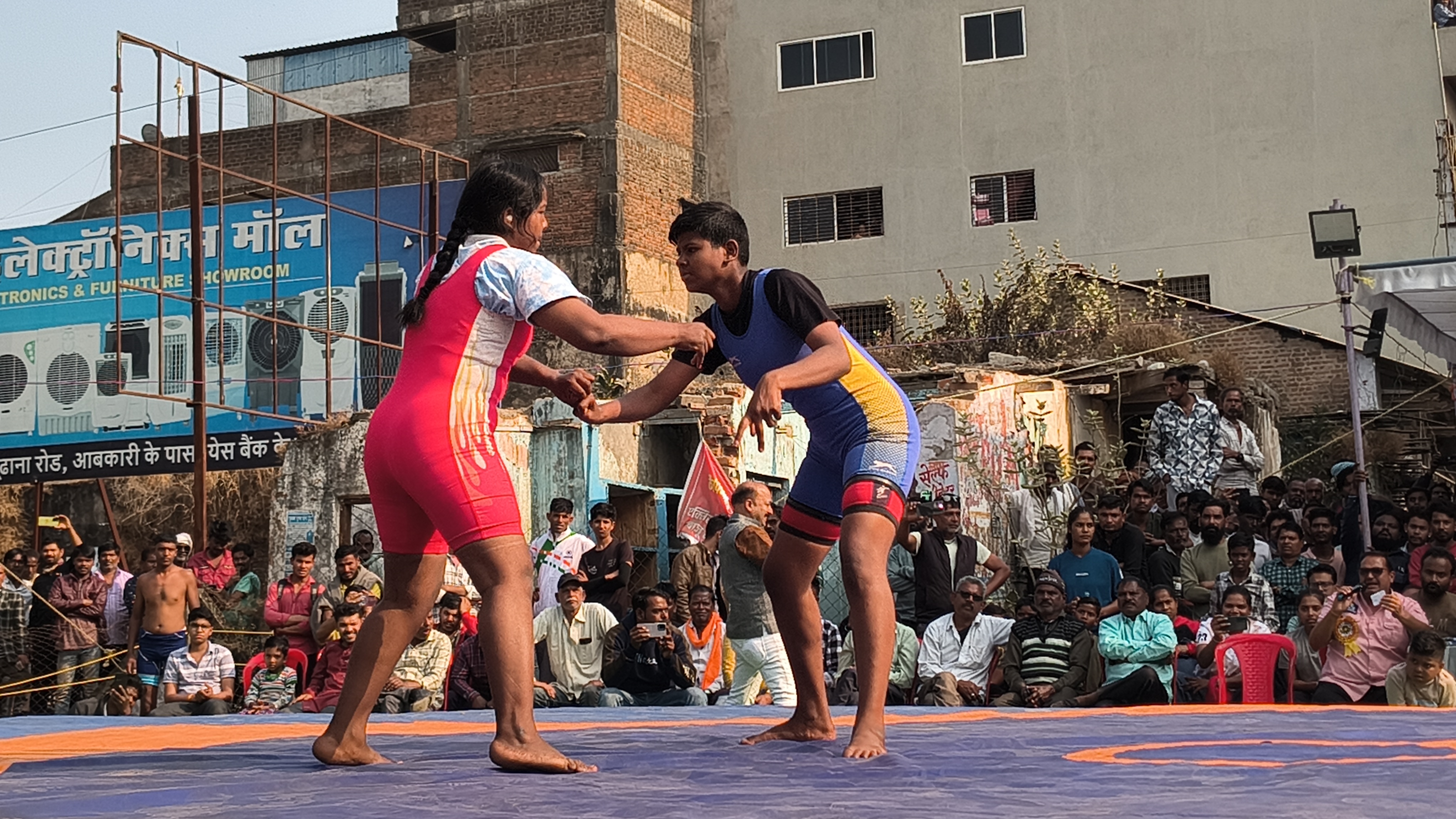 भव्य दंगल प्रतियोगिता में पहलवानों ने दिखाए दमखम, सैकड़ों ने सराहा