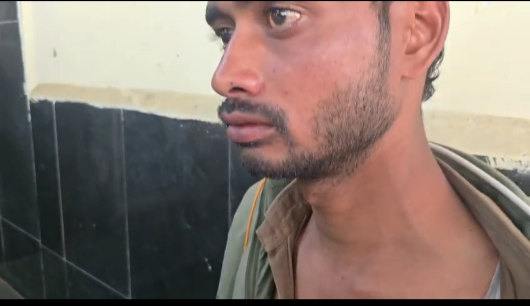 बुढार में रेल्वे स्टेशन पर मची अफरातफरी यात्री परेशान सुरक्षा व्यवस्था प्रभावित ट्रेनें देरी से चलने लगीं अधिकारी मौके पर पहुंचे यात्री चिंतित