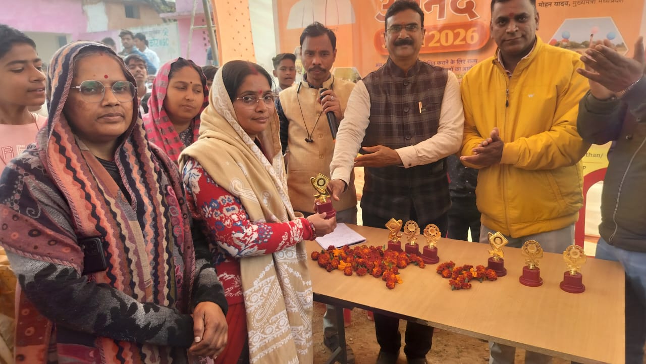 आनंद उत्सव अंतर्गत आनंदम टीम द्वारा ग्राम पंचायत लड़बारी खास में आनंद उत्सव मनाया गया जिसमें विभिन्न खेलों और सांस्कृतिक गतिविधियां के साथ स्थानीय खेलों का आयोजन कराया गया।* 