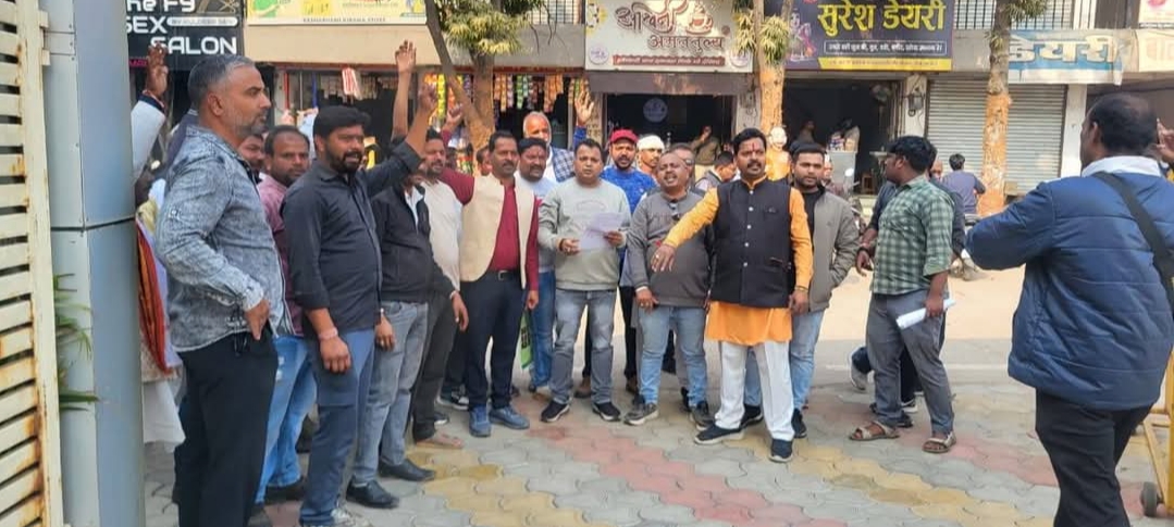 पुलिस द्वारा सही कार्यवाही न होने से फरियादी ने लगाई गुहार  posted by Abhishek Gupta from Mangawan