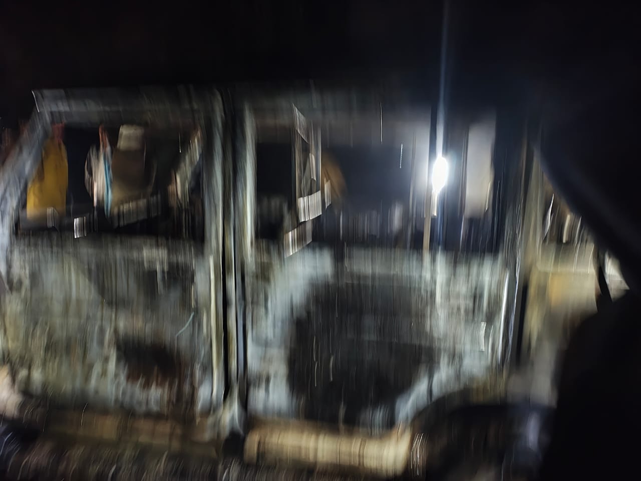 बोलेरों और बाईक की टक्कर, दोनों वाहन सहित बाईक सवार की जलकर हुई मौत