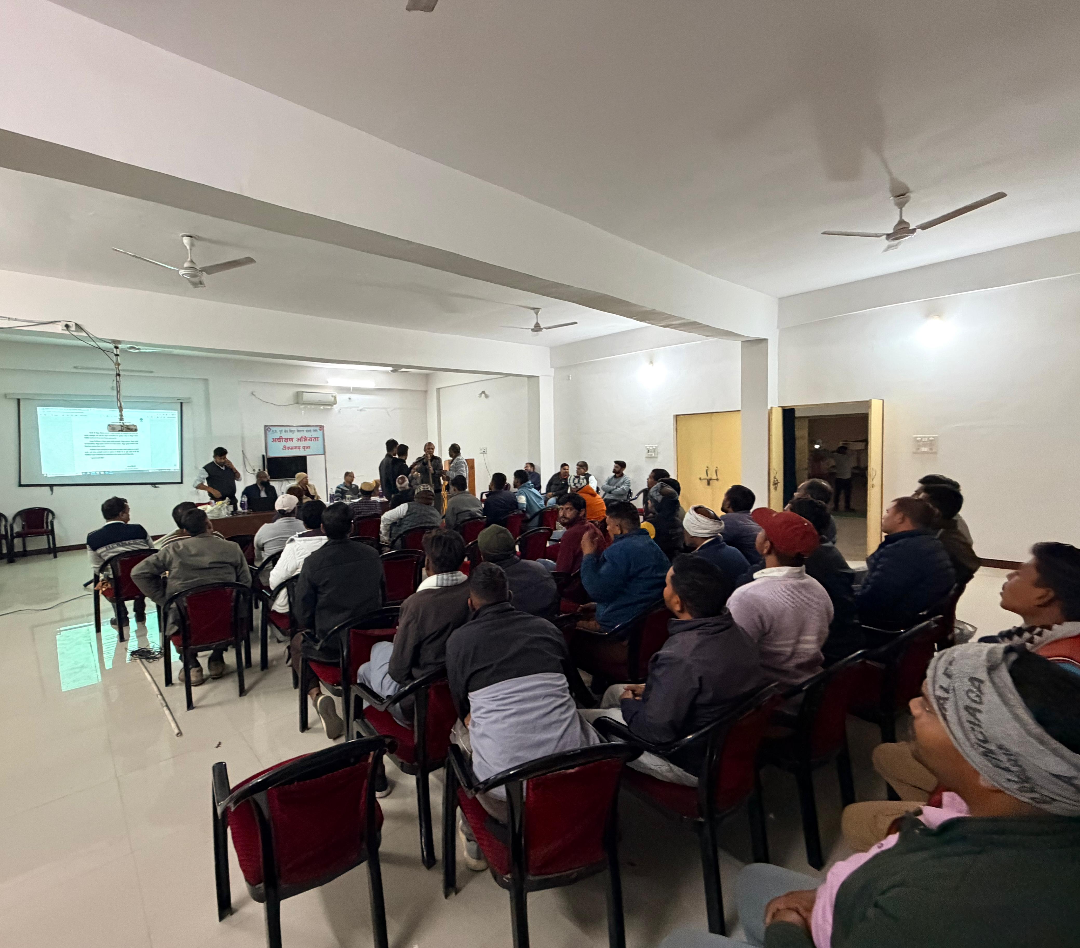 विद्युत सुरक्षा कार्यशाला का हुआ आयोजन, अधिकारियो ने कहा विद्युत कार्य बगैर सुरक्षा उपकरणों न करे। 