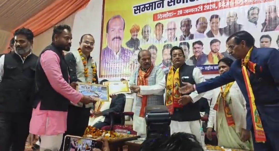 भोपाल में हुआ खुरई के अनुज का सम्मान, सेन समाज के राष्ट्रीय कार्यक्रम में मिला गौरव posted by Amit Dubey from Khurai