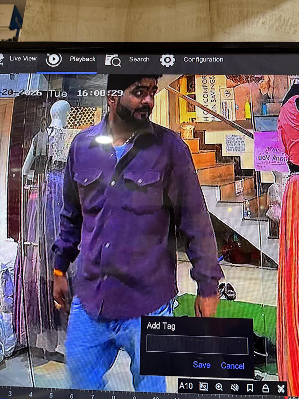 फर्जी ऑनलाइन पेमेंट कर साड़ी शोरूम से 12,920 रुपये की ठगी posted by Brajendra Rekwar from Jaisinghnagar