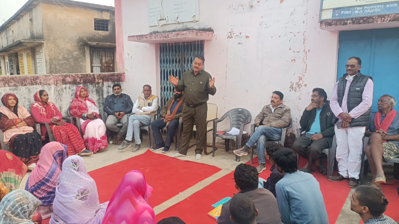 विस्थापन एवं क्षेत्रीय मुद्दों को लेकर उमरिया में ग्रामीणों ने की महापंचायत*