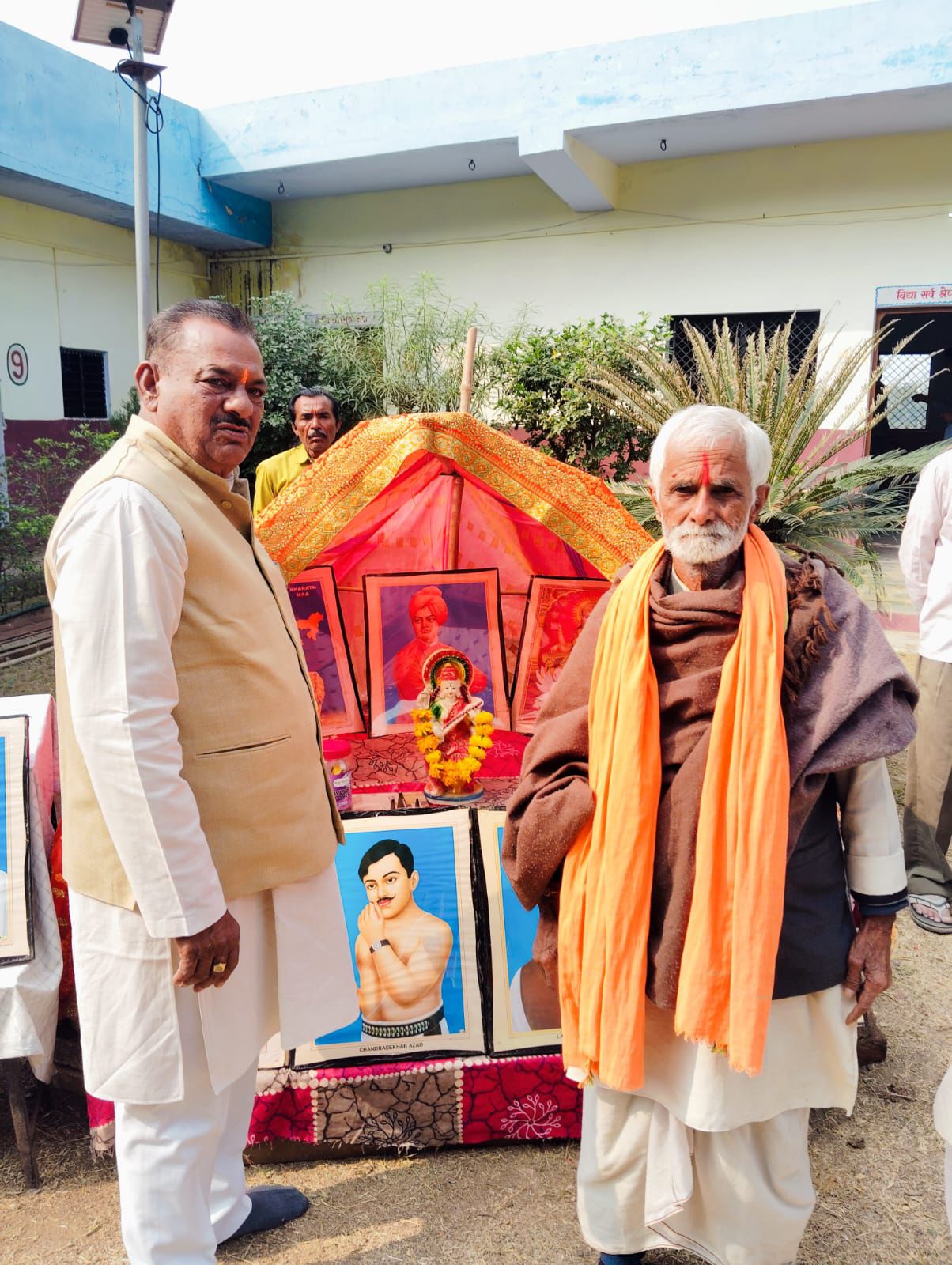 त्यौंथर गोंदकला विद्यालय: हर्षोल्लास के साथ मनाया गया 77वाँ गणतंत्र दिवस