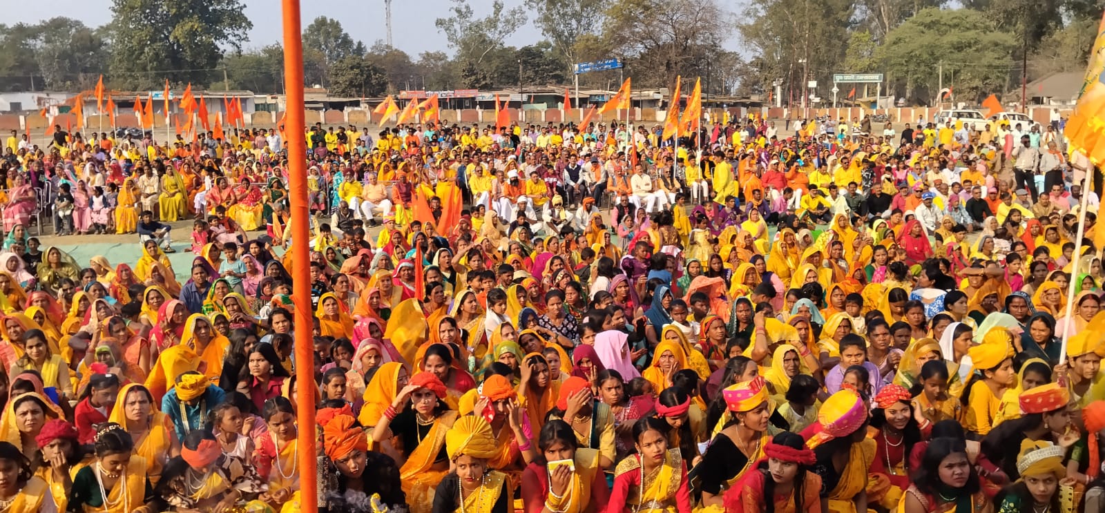 नौरोजाबाद में भव्य हिन्दू सम्मेलन यात्रा का आयोजन पुष्पवर्षा के साथ हुआ जिसमें वरिष्ठ नागरिकों ने भारतीय संस्कृति के संरक्षण का आह्वान किया