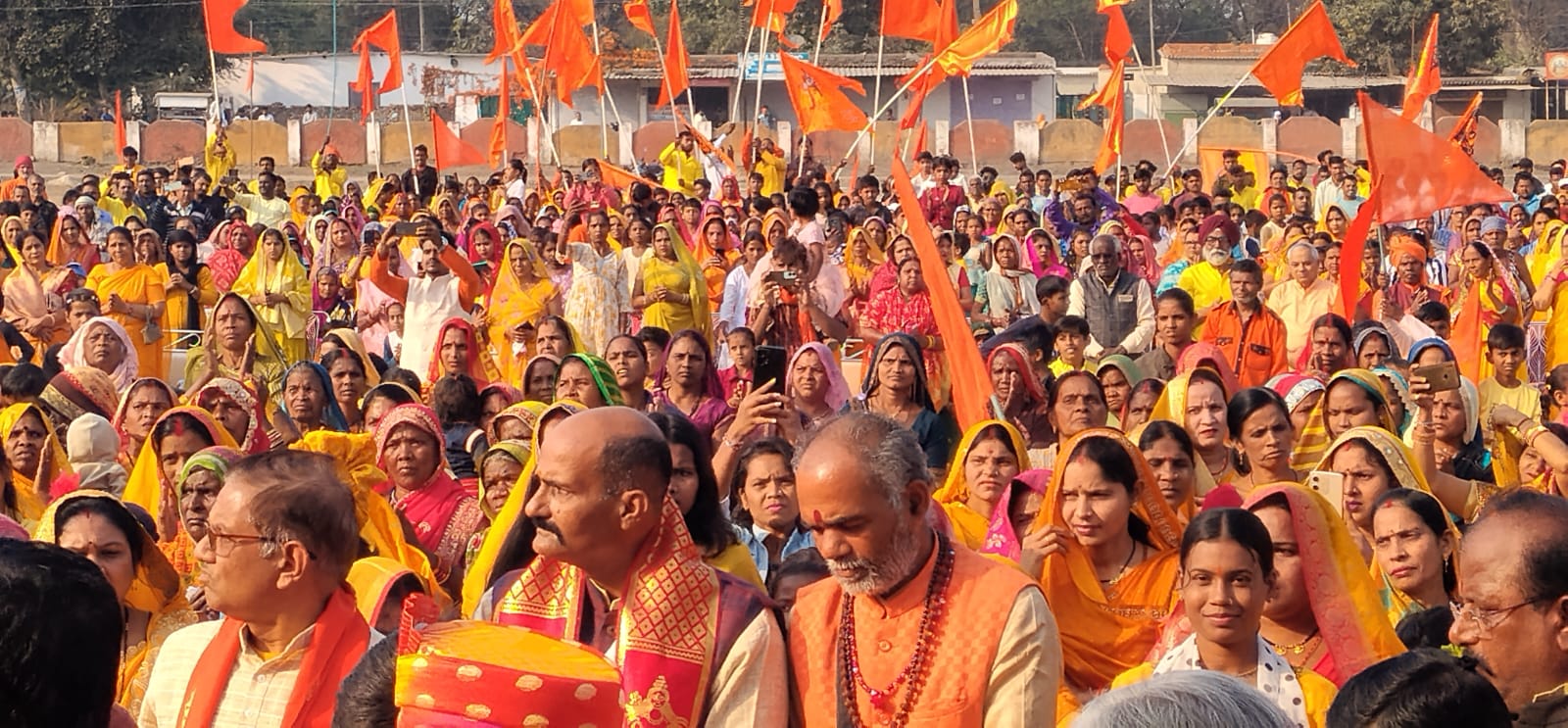 नौरोजाबाद में भव्य हिन्दू सम्मेलन यात्रा का आयोजन पुष्पवर्षा के साथ हुआ जिसमें वरिष्ठ नागरिकों ने भारतीय संस्कृति के संरक्षण का आह्वान किया