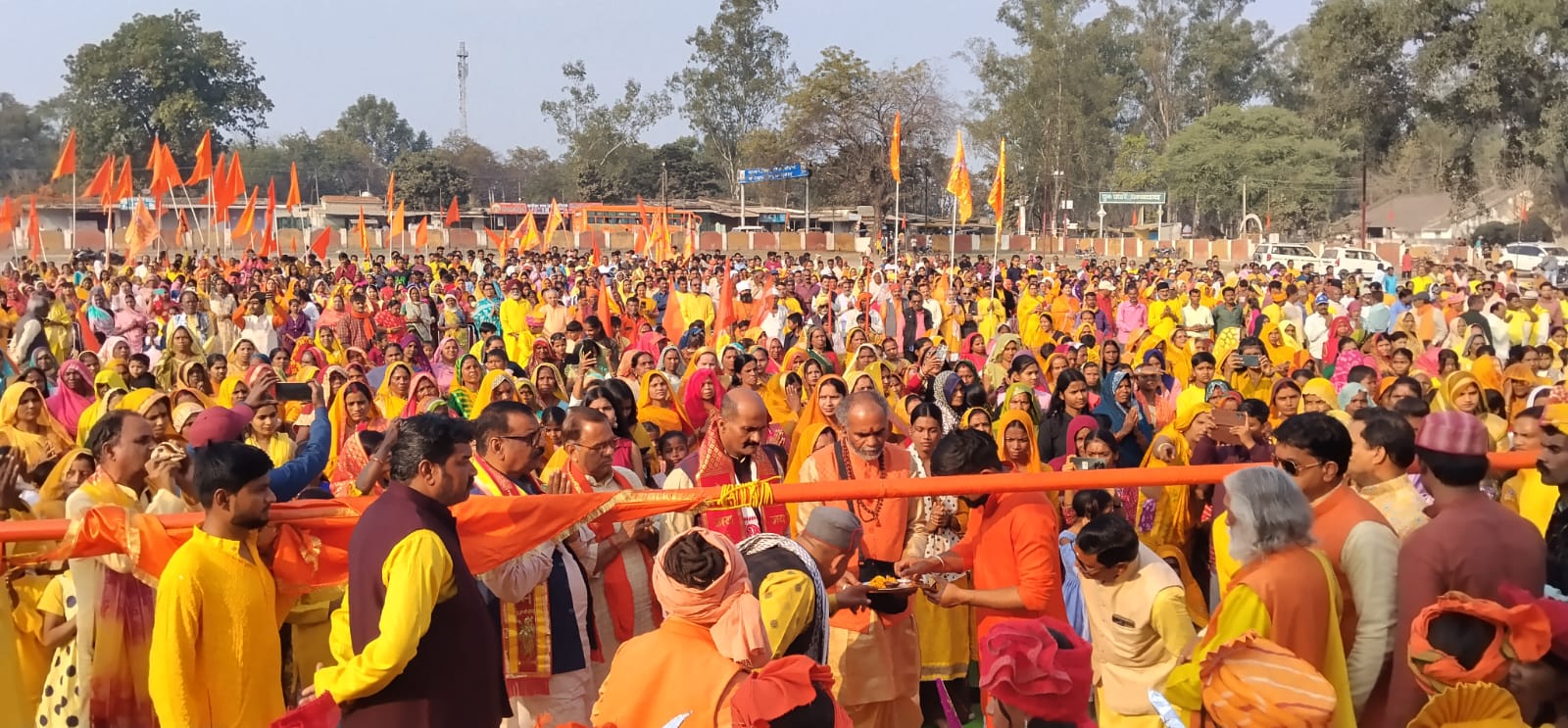 नौरोजाबाद में भव्य हिन्दू सम्मेलन यात्रा का आयोजन पुष्पवर्षा के साथ हुआ जिसमें वरिष्ठ नागरिकों ने भारतीय संस्कृति के संरक्षण का आह्वान किया