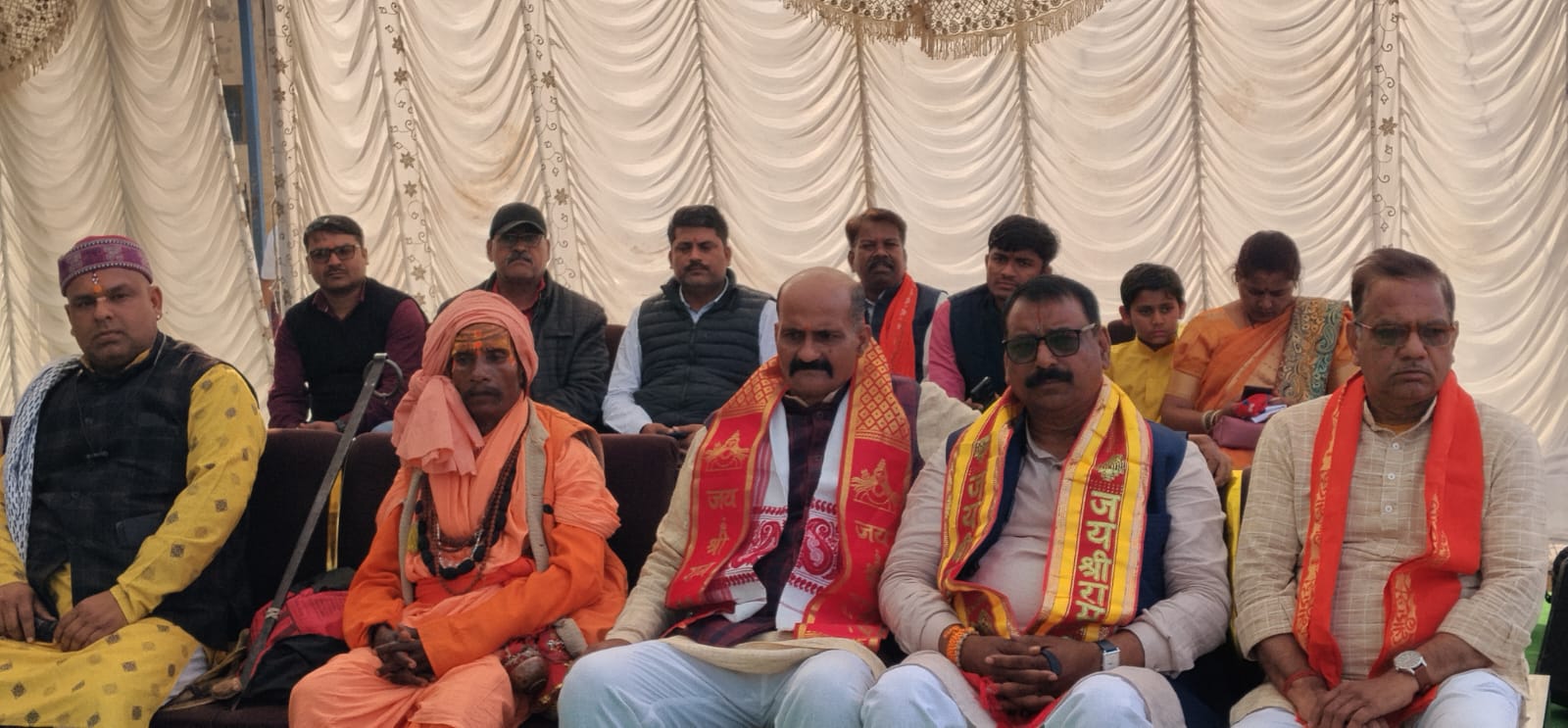 नौरोजाबाद में भव्य हिन्दू सम्मेलन यात्रा का आयोजन पुष्पवर्षा के साथ हुआ जिसमें वरिष्ठ नागरिकों ने भारतीय संस्कृति के संरक्षण का आह्वान किया