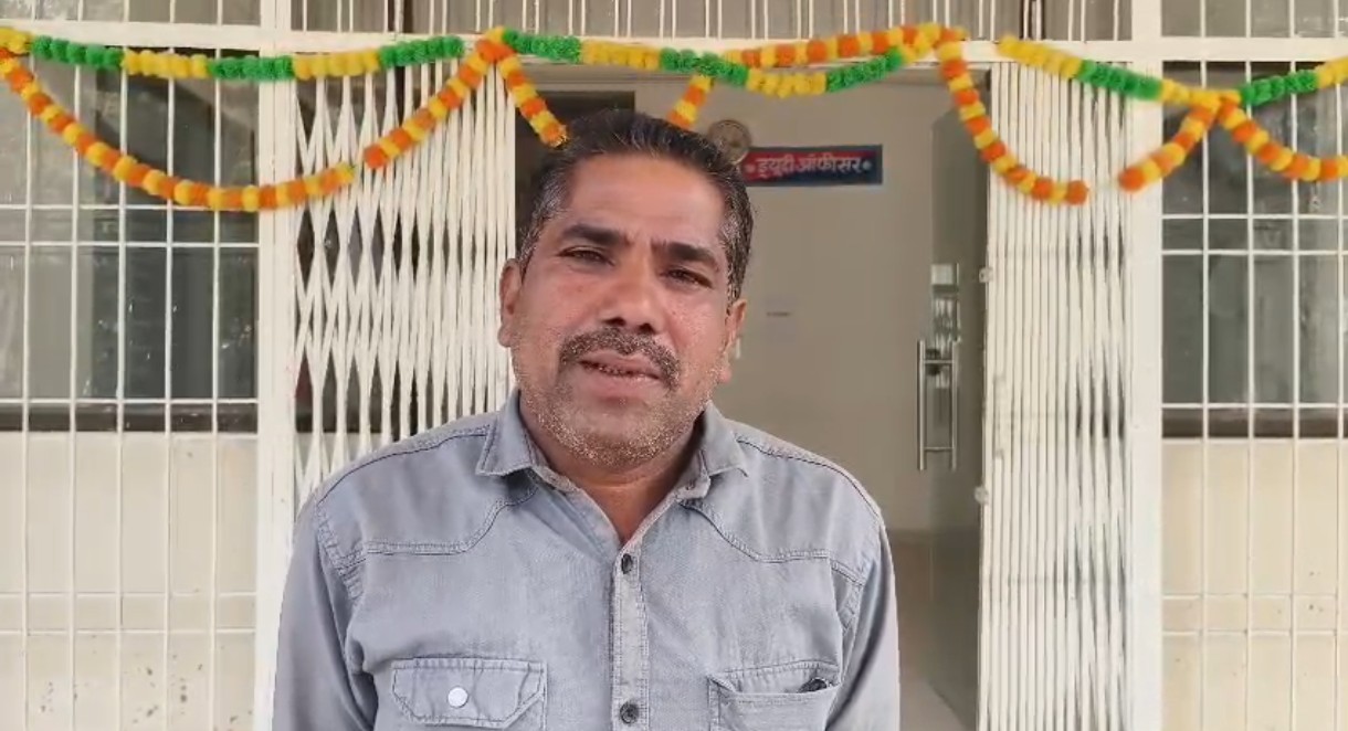 पटेरा एसबीआई बैंक से 43 हजार रुपये की चोरी: किसान के थैले को काटकर रकम उड़ाई