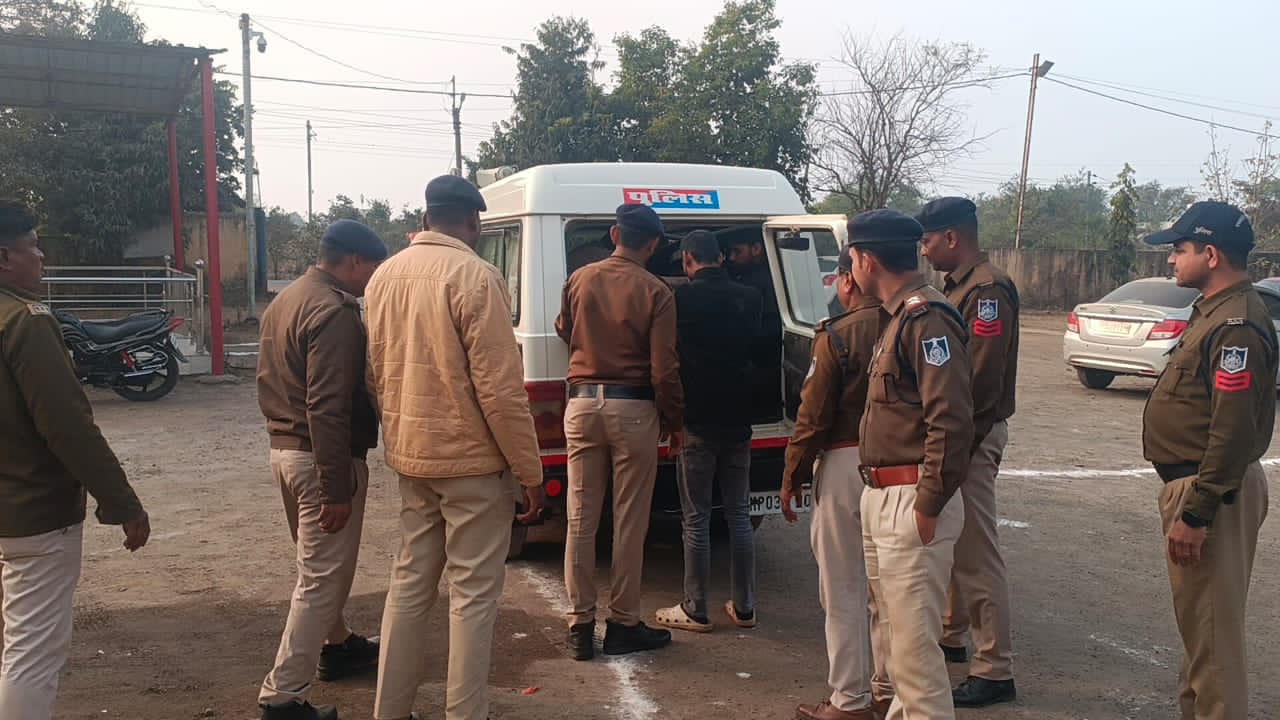 उमरिया पुलिस की बड़ी कार्रवाई: नशीली सिरप के अवैध कारोबार का भंडाफोड़, चार गिरफ्तार