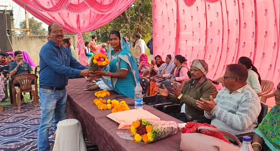 आनंद उत्सव कार्यक्रम ने मुदरिया ग्राम पंचायत पाली जनपद में समुदाय को खुशी और उत्साह से भरपूर किया और उत्सव मनाया