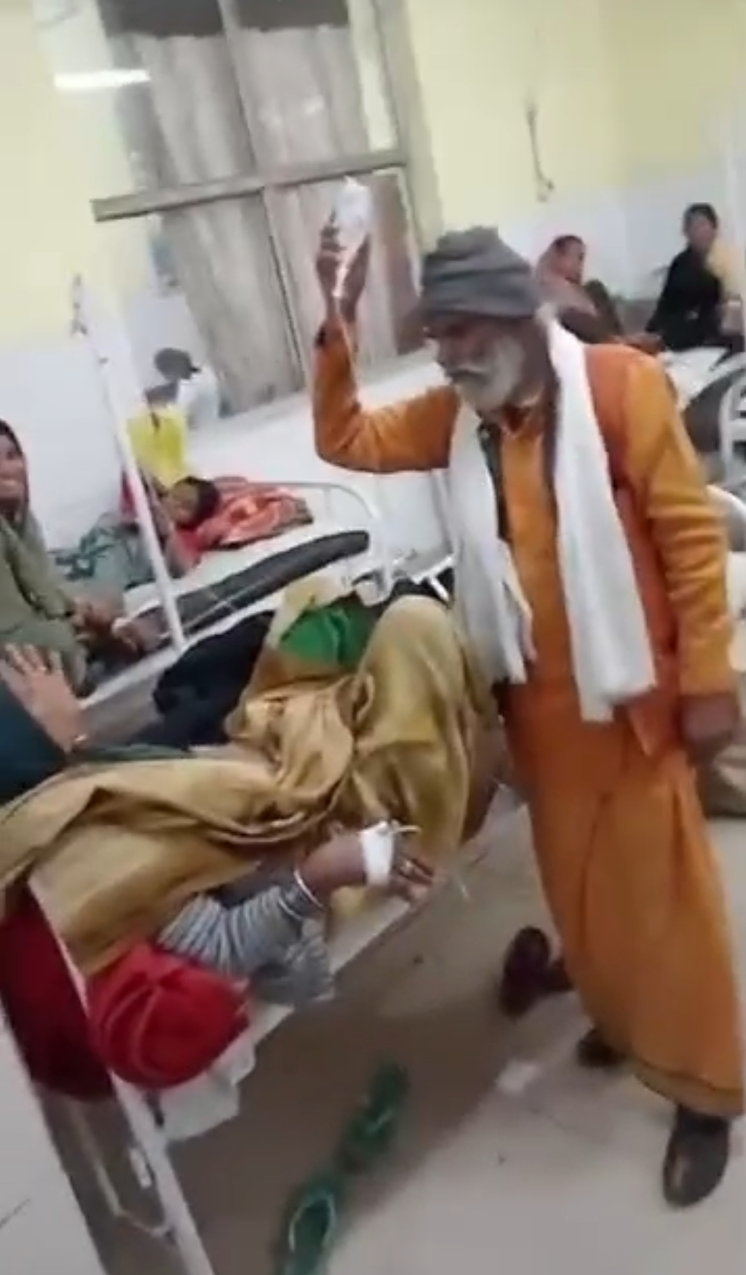 टीकमगढ़ जिला अस्पताल: स्वास्थ्य व्यवस्था की बदहाली का जीता-जागता सबूत