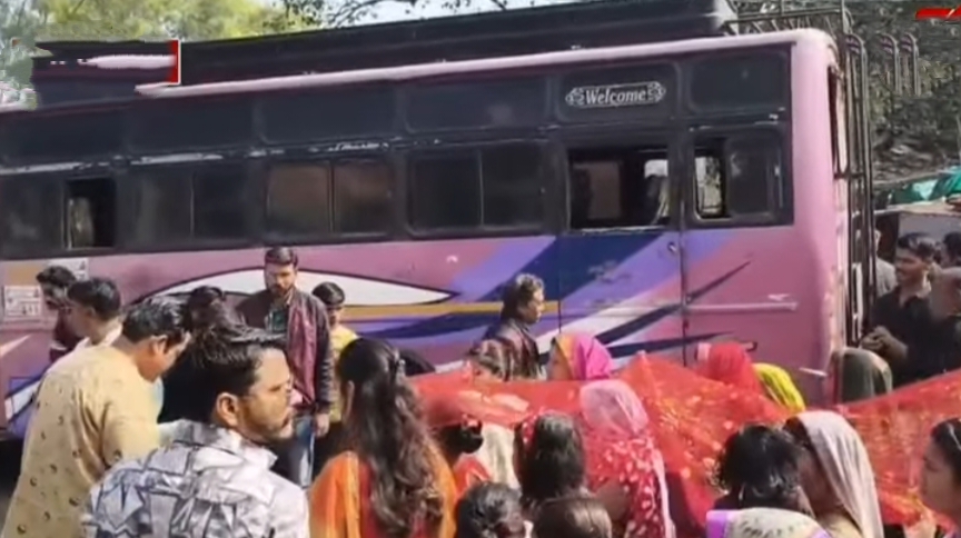 भक्ति का महासंगम: टड़ा से बरमान तक 101 मीटर लंबी चुनरी यात्रा, करीब 100 किमी पैदल चलकर मां नर्मदा को अर्पित होगी चुनरी 