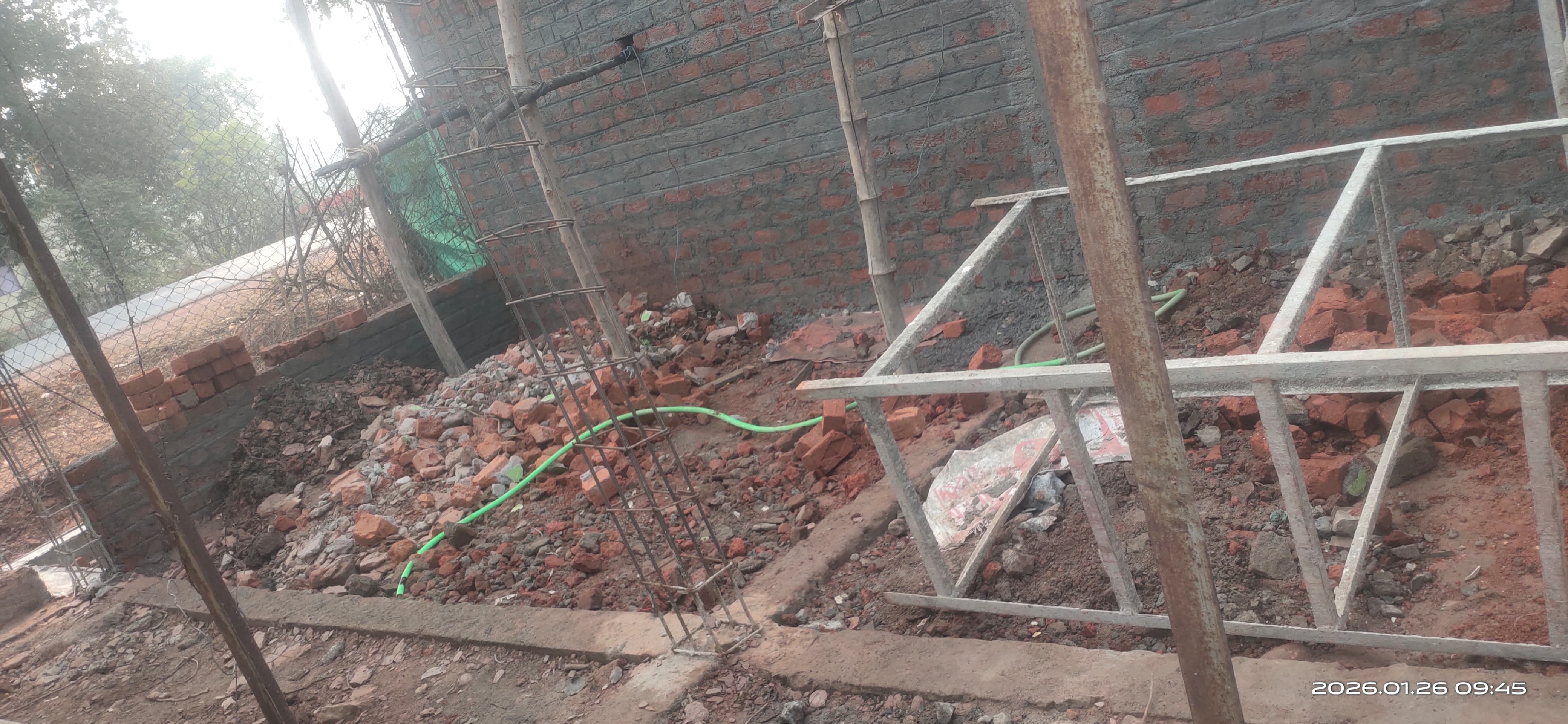विद्युत विभाग में भ - से भवन और भ - से भ्रष्टाचार,ये सबस्टेशन भवन निर्माण की हकीकत।