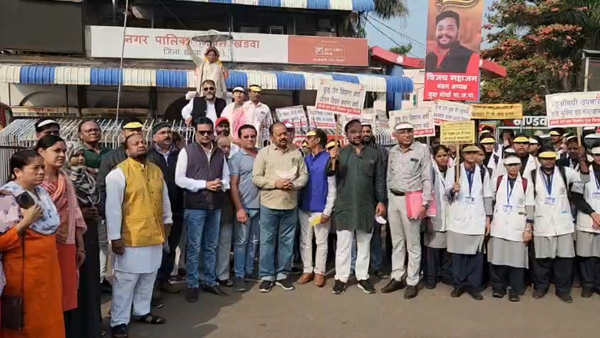 महात्मा गांधी की पुण्यतिथि पर शहर कांग्रेस के द्वारा किया गया नमन