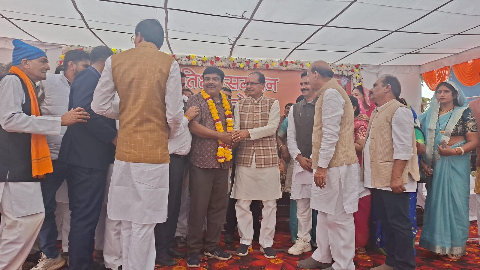 यादव समाज का प्रतिभा सम्मान समारोह केंद्रीय कृषि मंत्री शिवराज सिंह चौहान के मुख्य आतिथ्य में सम्पन्न
