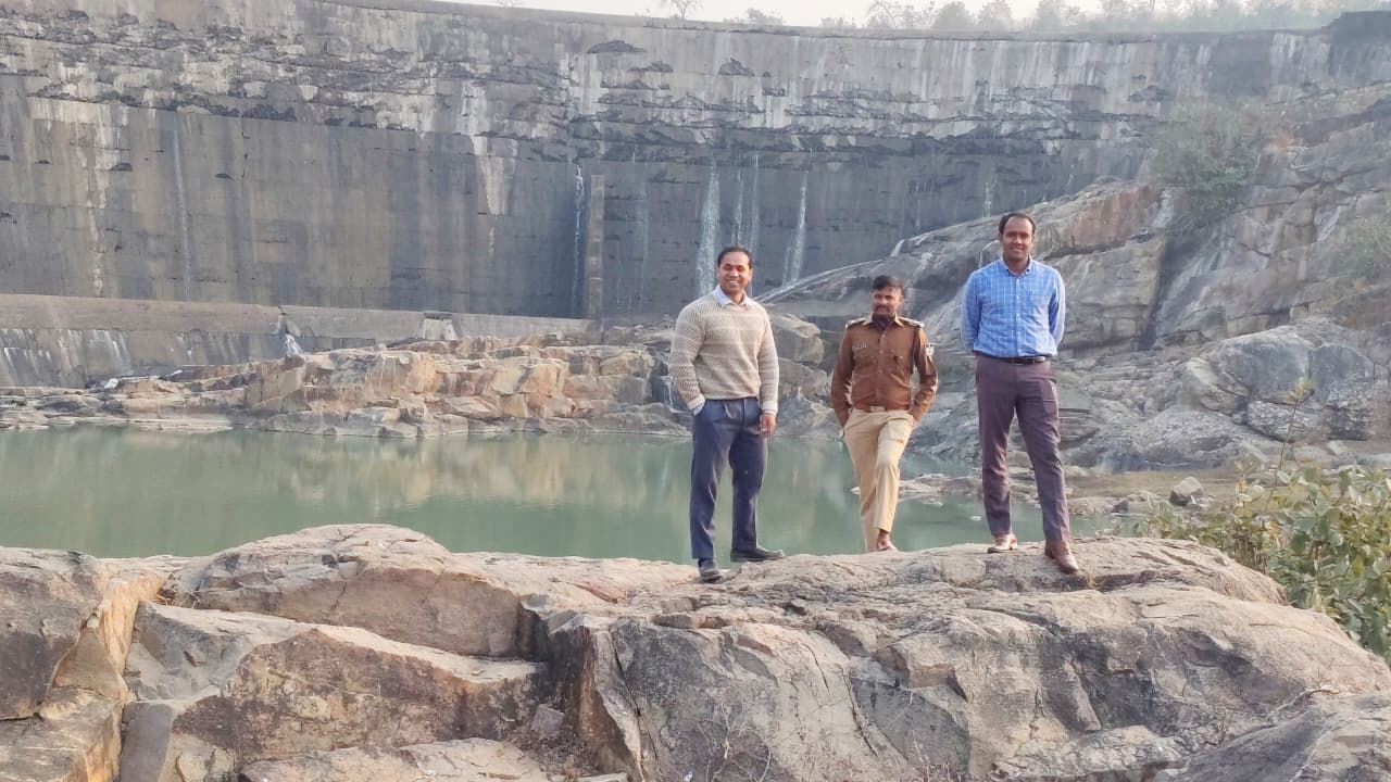 कलेक्टर ने किया लोअर चंदिया डैम का निरीक्षण, दिए आवश्यक निर्देश