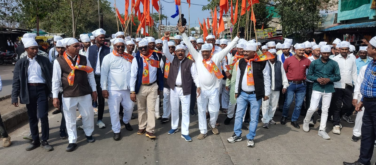 *अहिरवार महासभा नेतृत्व मे धूमधाम से निकली संत शिरोमणी गुरु रविदास महराज जी की विशाल शोभायात्रा* posted by Brajesh Gautam from Sagar