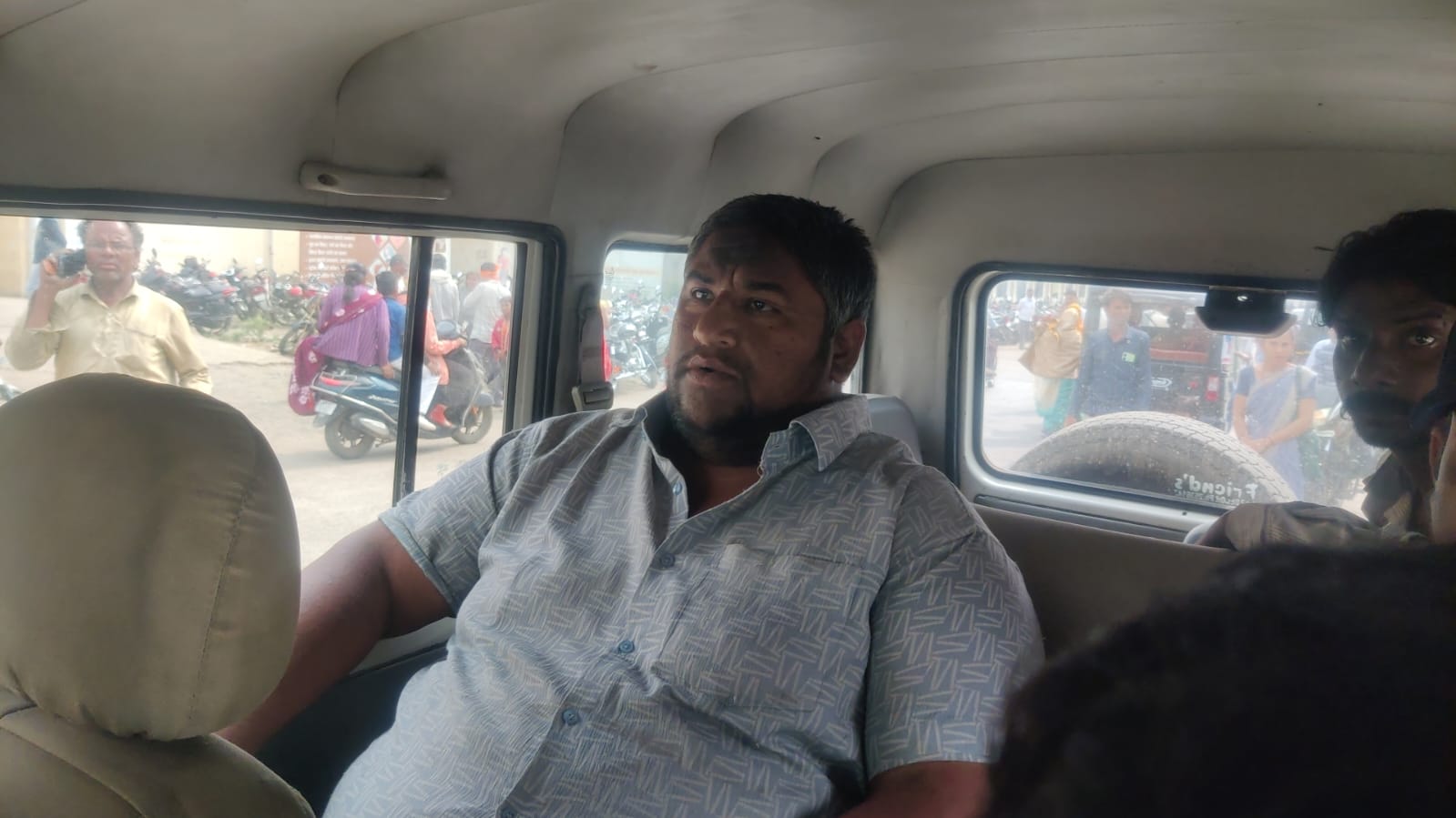 अवैध पटाखा फैक्ट्री संचालित करने वाले आरोपी को पुलिस ने पकड़ा 