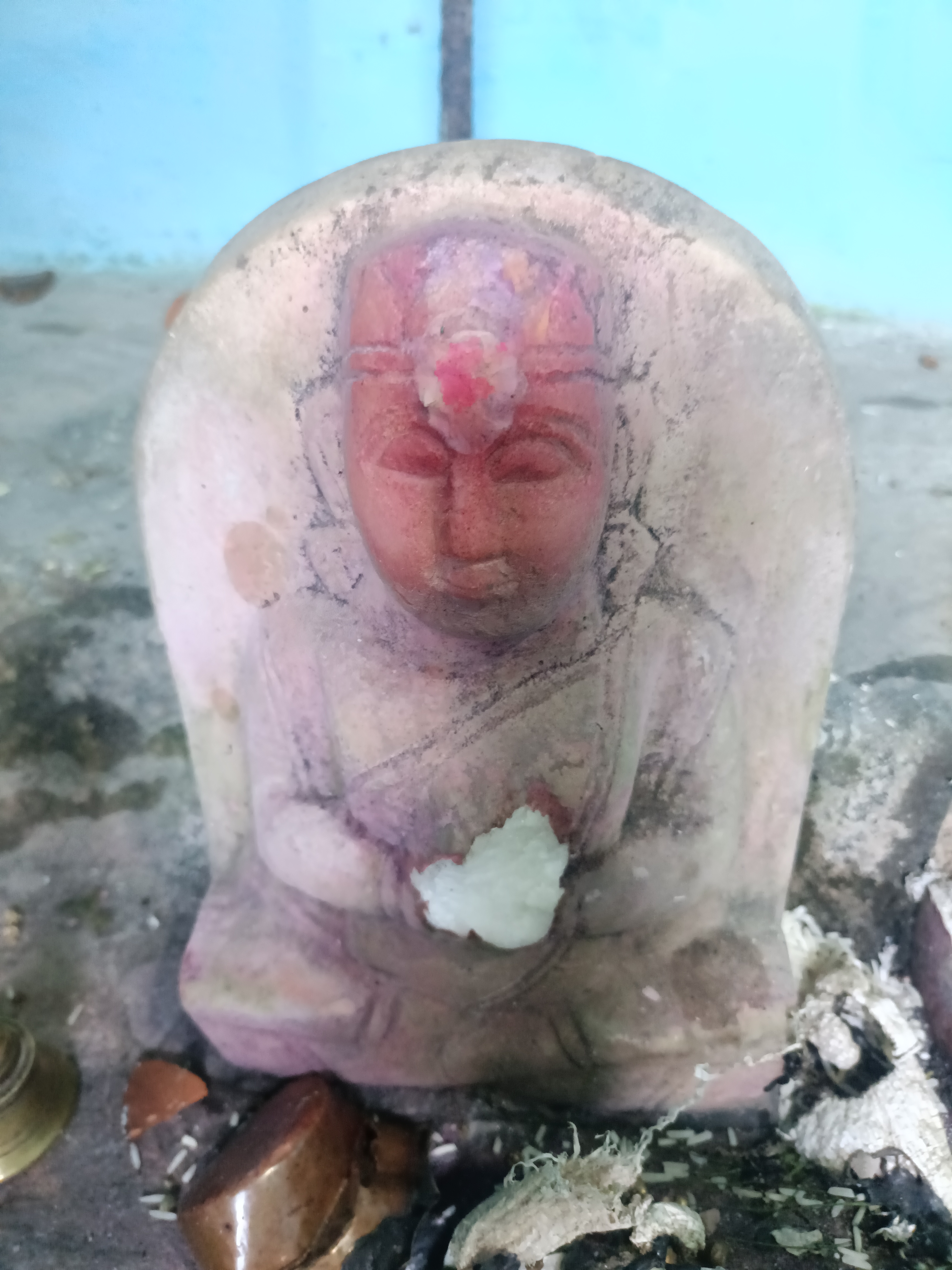खिमलासा थाना क्षेत्र में शिव मंदिर क्षतिग्रस्त 
